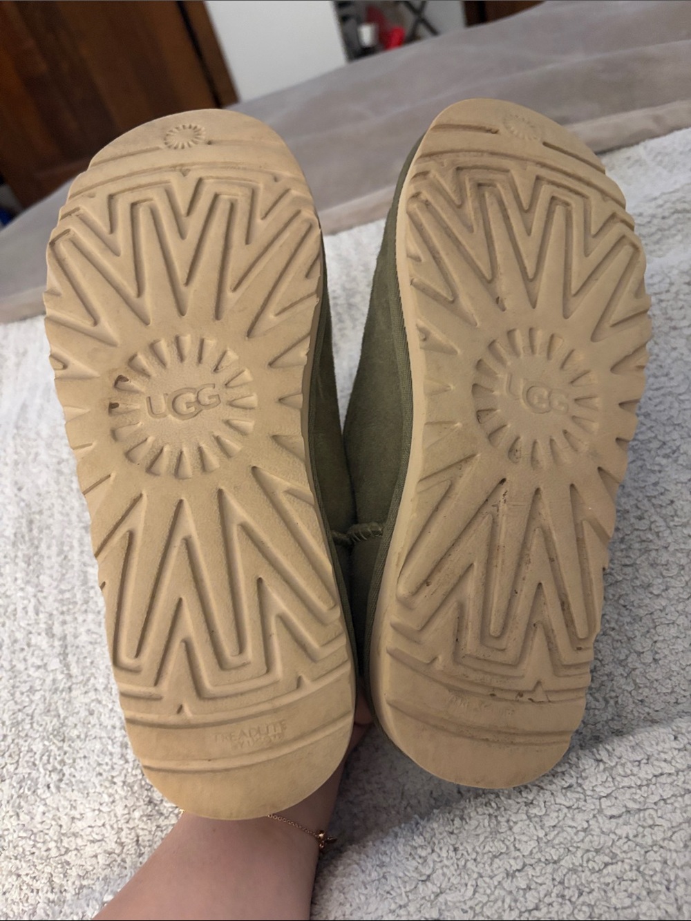 Ugg Boot - Picture 5 of 6